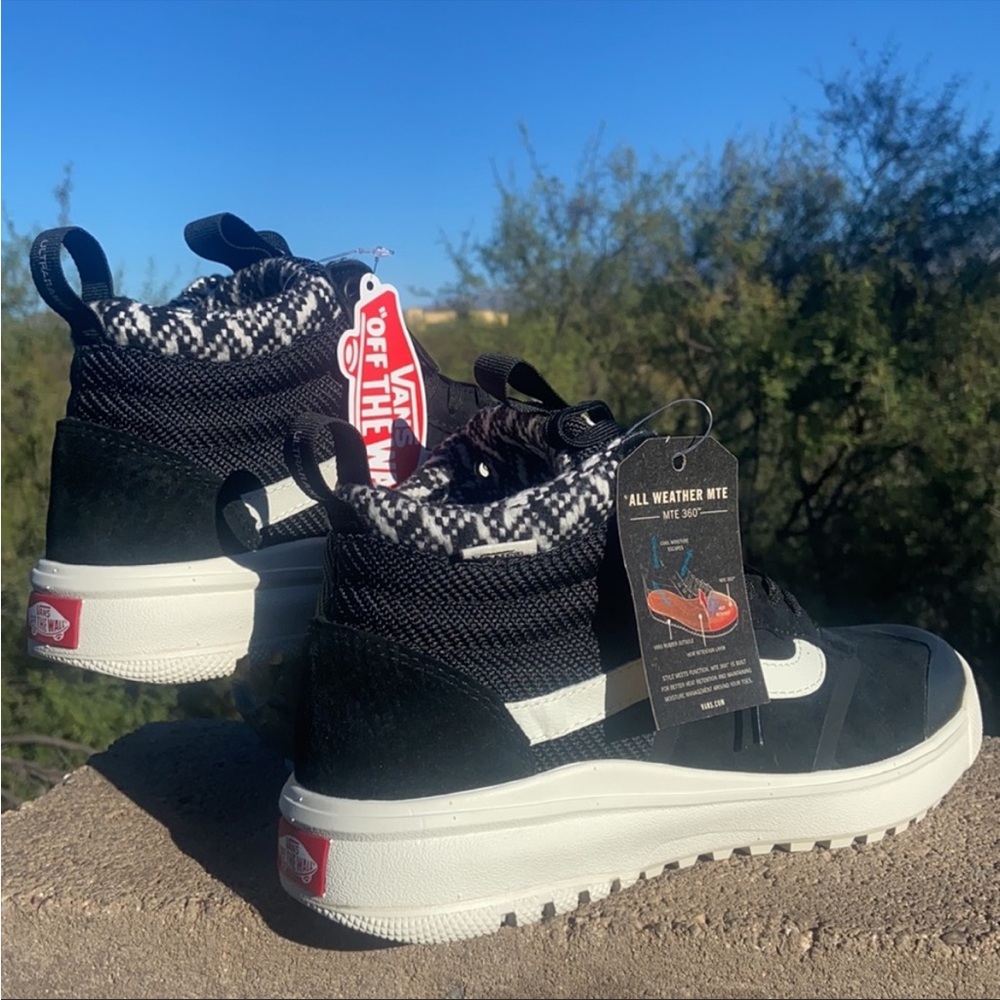 All Weather Ultrarange MTE Vans Hi Top Sneakers